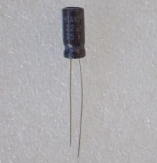 elektroliticheskij kondensator 22uf 25v