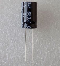 elektroliticheskij kondensator 680uf 35v