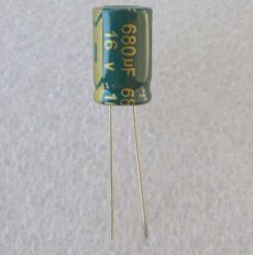 kondensator kompyuternyj 680mf 16v