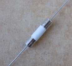 zapobizhnyk keramichnyj 5x20mm z vyvodami